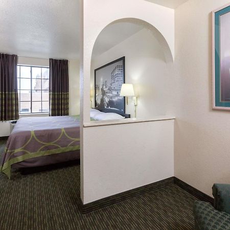 Готель Super 8 By Wyndham Tulsa/Downtown/East Екстер'єр фото